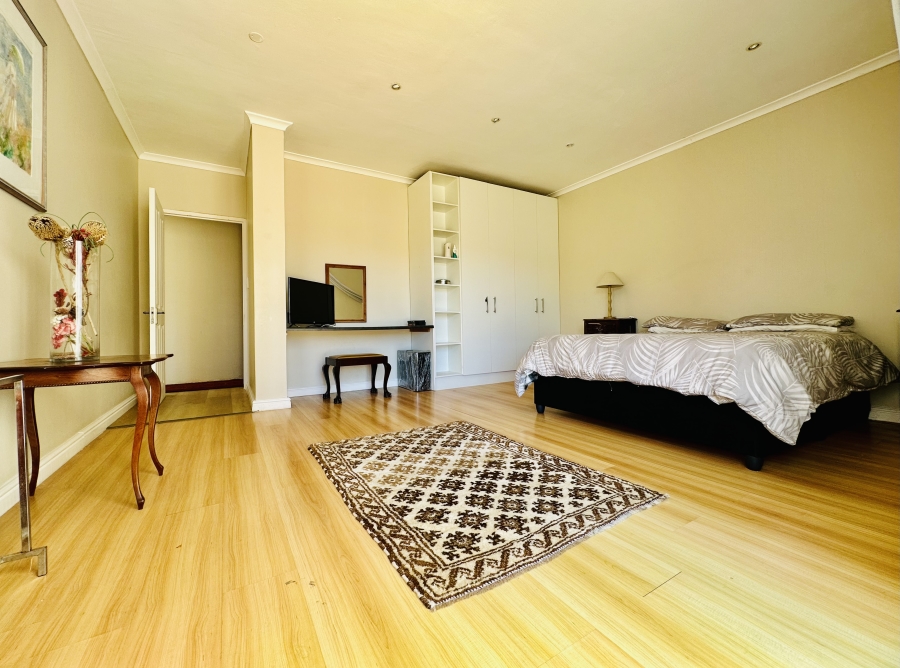 4 Bedroom Property for Sale in Westcliff Western Cape